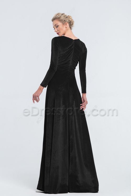 Modest Black Velvet Bridesmaid Dresses with Long Sleeves for Winter Weddings